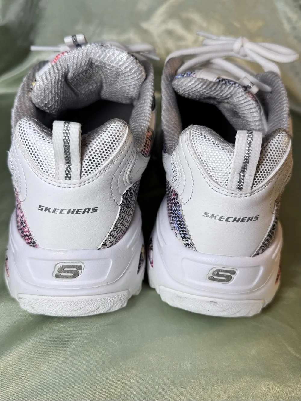 Skechers D'Lites White Sneakers with Rainbow Snakeskin Accent size 10
